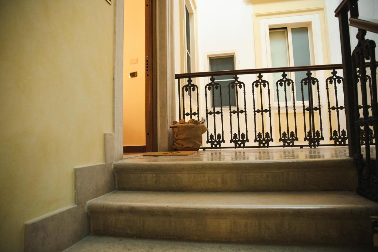 Bed and Breakfast Palazzo de Brado Trani Esterno foto