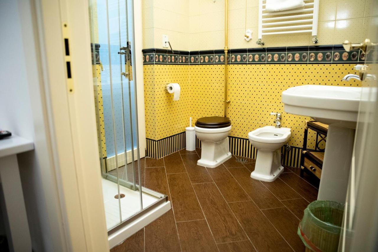 Bed and Breakfast Palazzo de Brado Trani Esterno foto